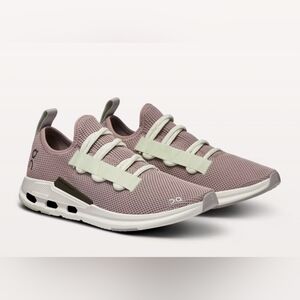 On Running Women's Cloudeasy Sneaker in Heron/Aloe- Size 8- New with Box